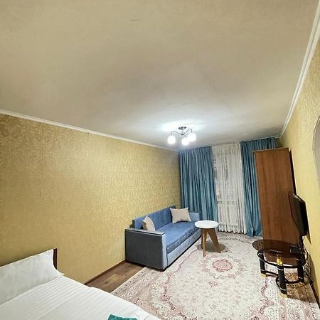 Квартира Рядом Арбата, Гоголя 92 Almaty Exterior foto